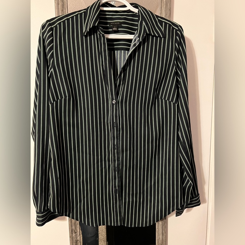 Anne Taylor Women’s Blouse